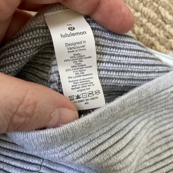 Lululemon “it all lines up” poncho one size grey white striped - Picture 3 of 5